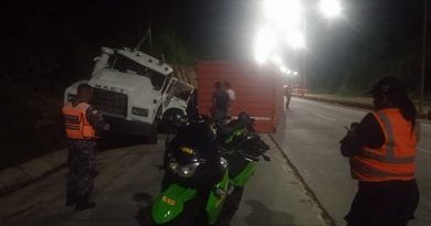 Gandola perdió la carga en autopista Valencia Puerto Cabello