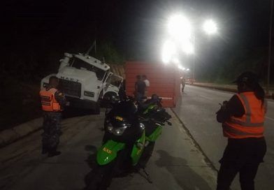 Gandola perdió la carga en autopista Valencia Puerto Cabello