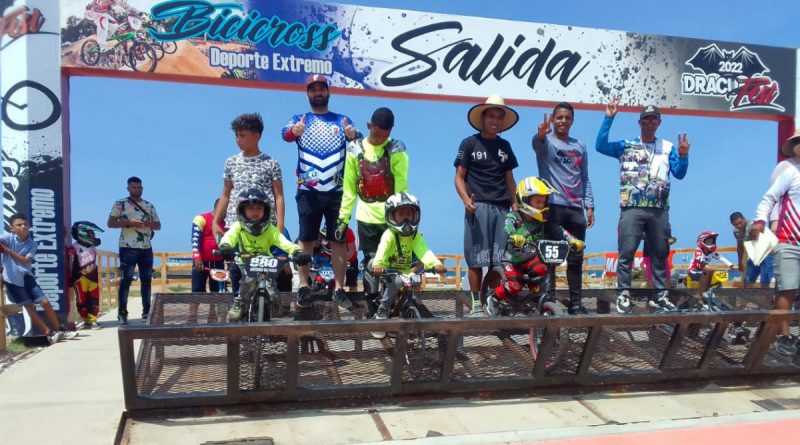 Ciento quince atletas participaron en Invitacional de Bicicross en playa Waikiki de Puerto Cabello