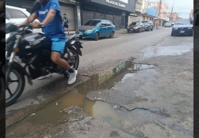 Aguas Negras en el centro de Puerto Cabello preocupan a transeúntes