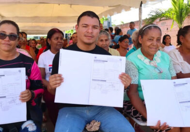 Entregados 86 títulos de tierra a habitantes de El Libertador en Puerto Cabello