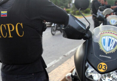 La Guaira | Detienen a un hombre por agredir a su expareja con un martillo