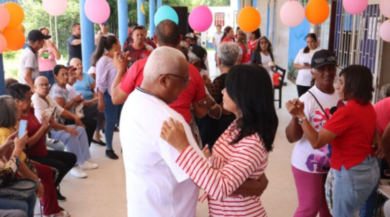 Abuelos de Puerto Cabello celebraron el Día Nacional del Adulto Mayor