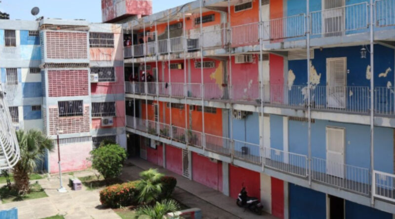 Avanza la refacción integral del Bloque 8 de Cumboto II en Puerto Cabello