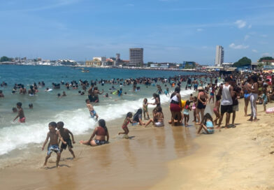 Playas de Puerto Cabello se desbordan de temporadistas en pleno agosto