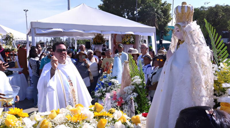 Feligresía y turistas veneraron a la excelsa Virgen del Valle en Puerto Cabello