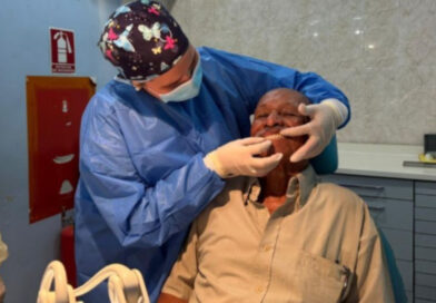 Adultos mayores beneficiados con instalación de prótesis dentales por Misión Sonrisa en Carabobo