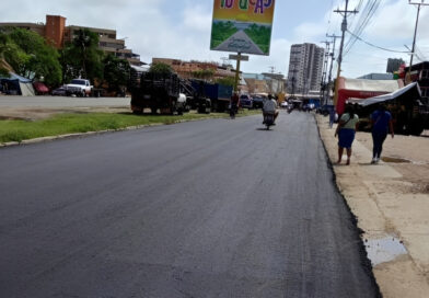 Falcón | Realizan pavimentación de la vía de servicio en Tucacas