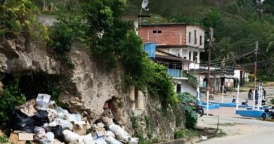 Falcón | Habitantes reportan acumulación de basura en el bulevar de Capadare