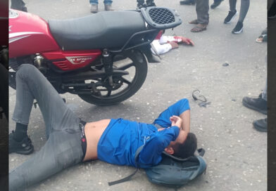 Tres motorizados heridos por chocar de frente en Puerto Cabello