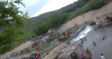 La Guaira | Dos menores heridos tras caída de un vehículo en el río Camurí Grande